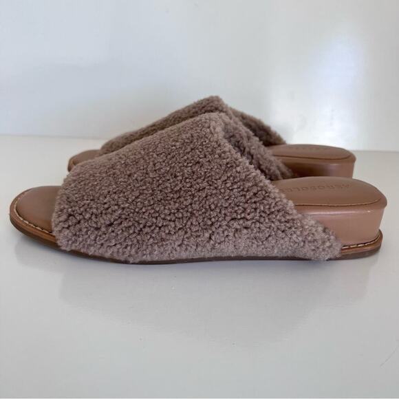 Aerosole Yorketown Faux Shearling Sandal - Picture 1 of 8